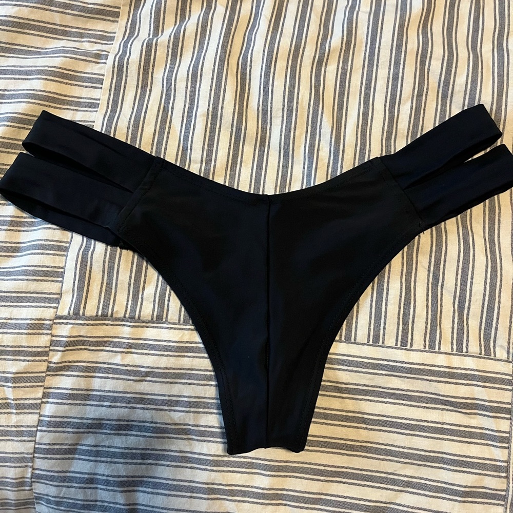 Black montce bottoms
